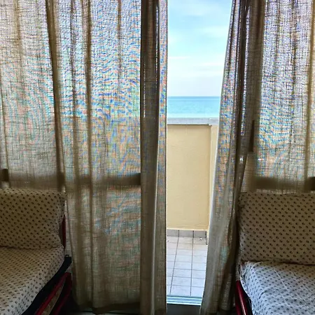 Se054 - Senigallia, Monolocale Fronte Mare Alle'piramidi' * Marotta