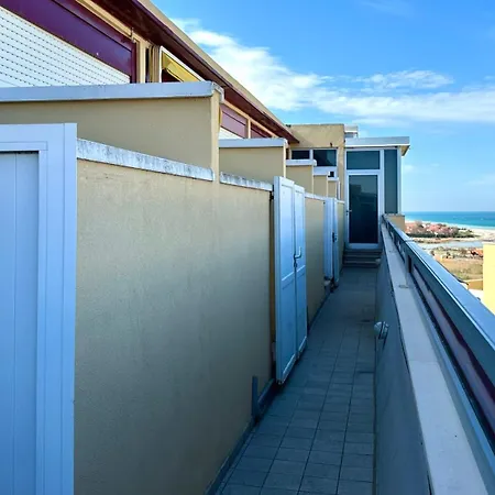 Se054 - Senigallia, Monolocale Fronte Mare Alle'piramidi' * Marotta