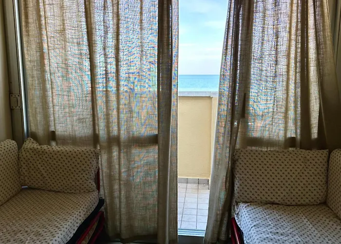 Se054 - Senigallia, Monolocale Fronte Mare Alle'piramidi' * Marotta